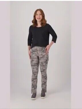Belle By Kim Gravel Women's Gray Camo Straight-Leg Cargo Pants. NWOT.